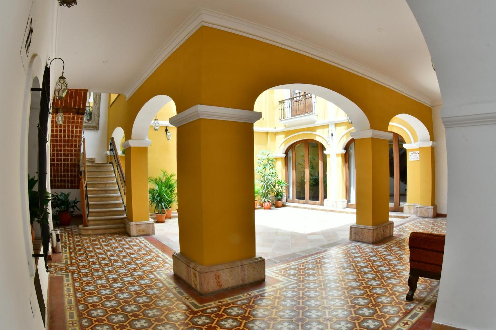 Parador Santa Maria La Real Сукре Екстериор снимка